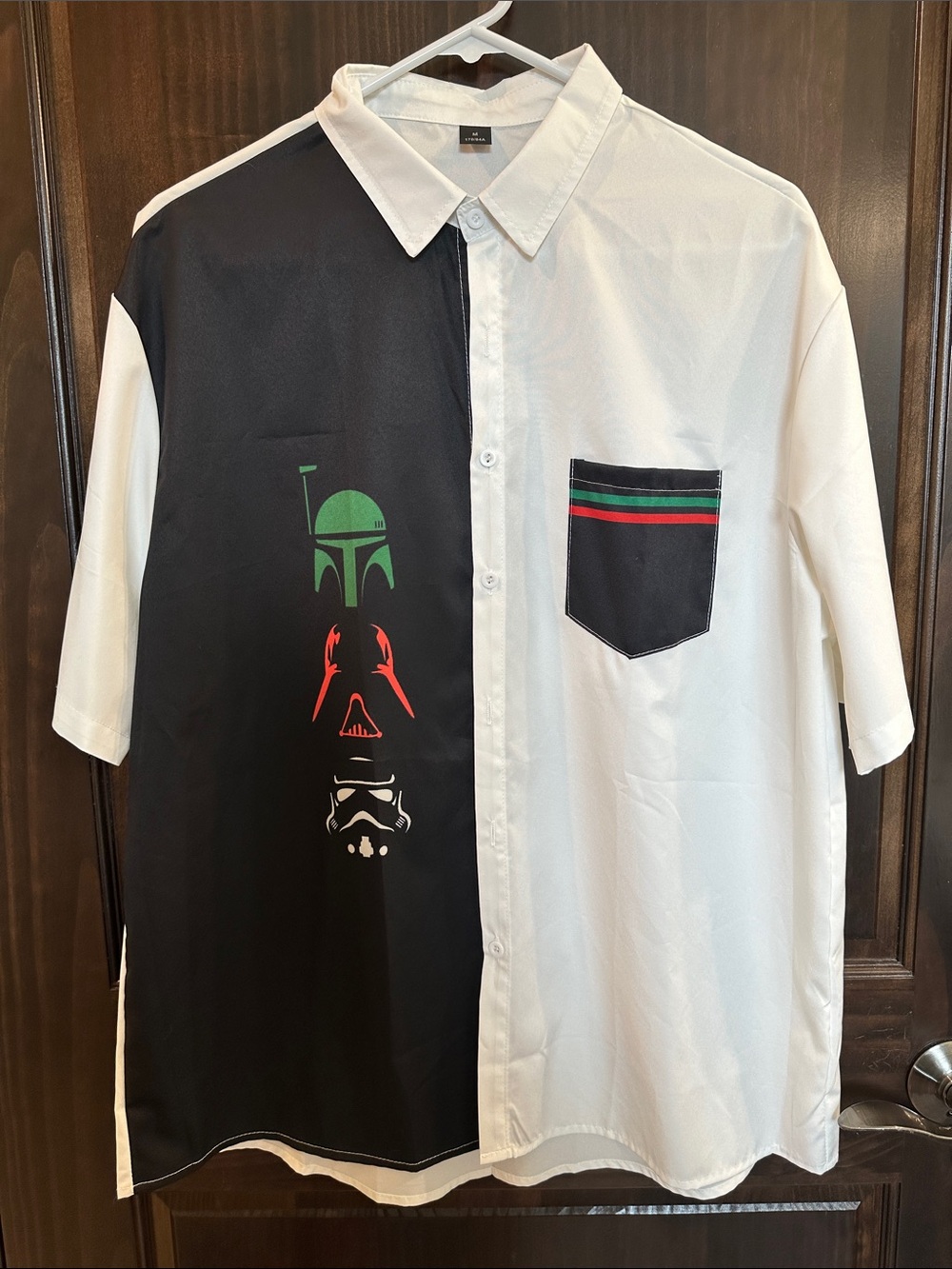 Men’s Novelty Star Wars Short Sleeve Casual Shirt with Graphic SIZE M ⭐️